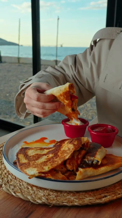 Sıcak quesadilla tabağı